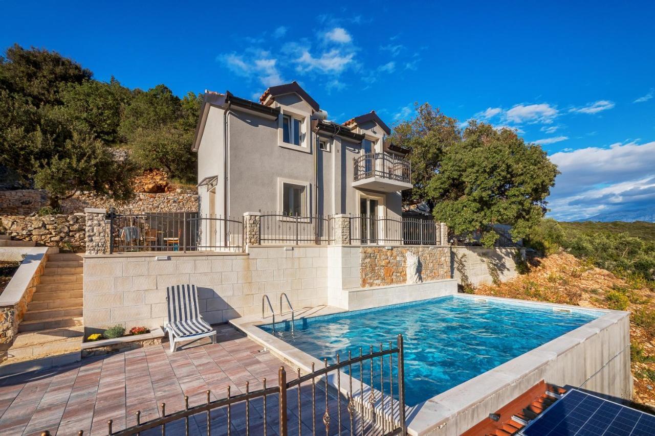 Holiday Home Beyla Pucisca Luaran gambar