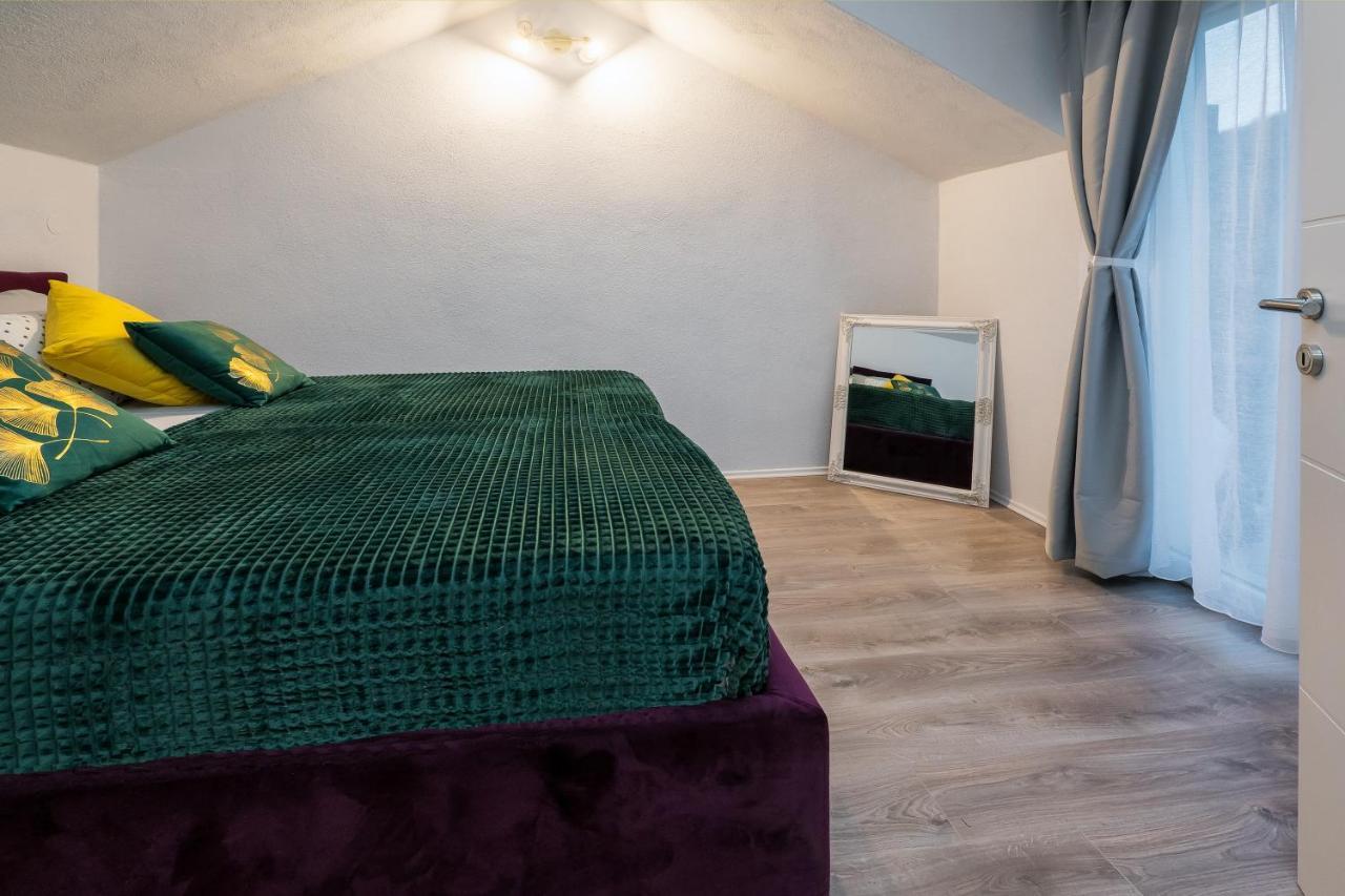 Holiday Home Beyla Pucisca Luaran gambar