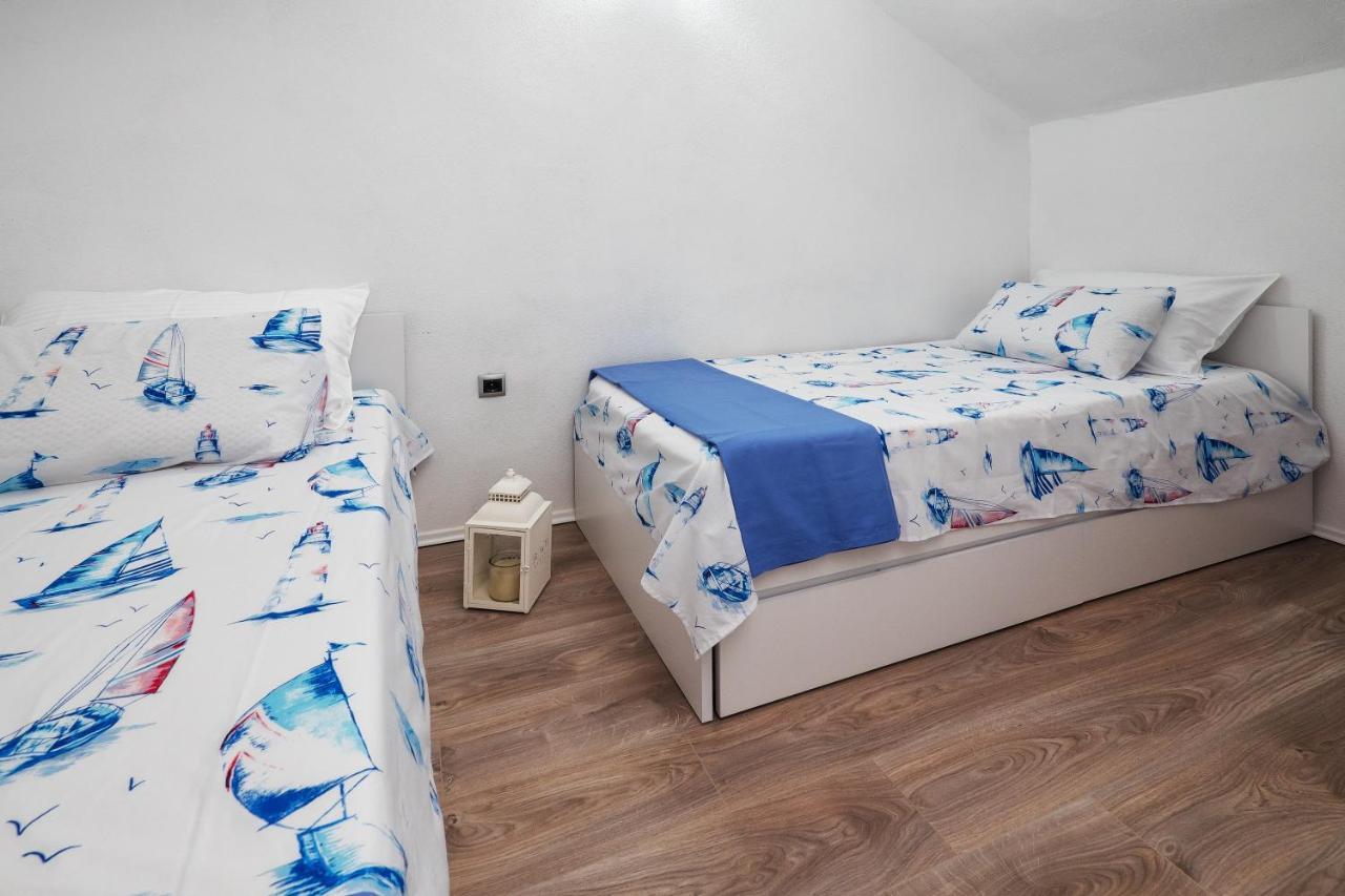 Holiday Home Beyla Pucisca Luaran gambar