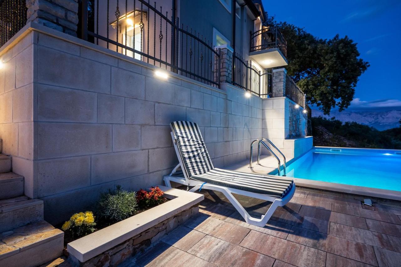 Holiday Home Beyla Pucisca Luaran gambar