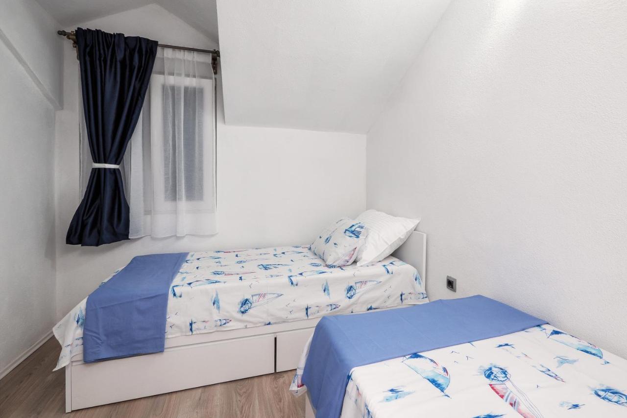 Holiday Home Beyla Pucisca Luaran gambar
