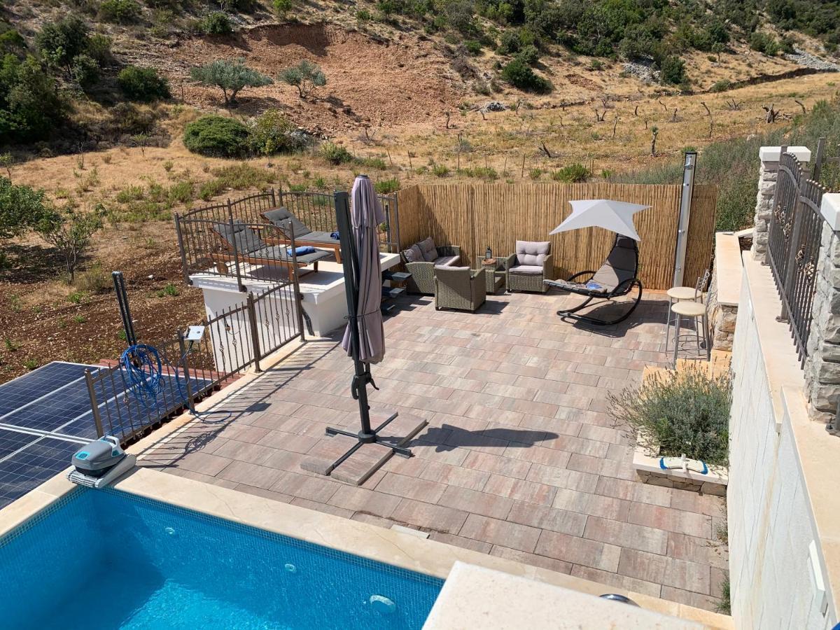 Holiday Home Beyla Pucisca Luaran gambar
