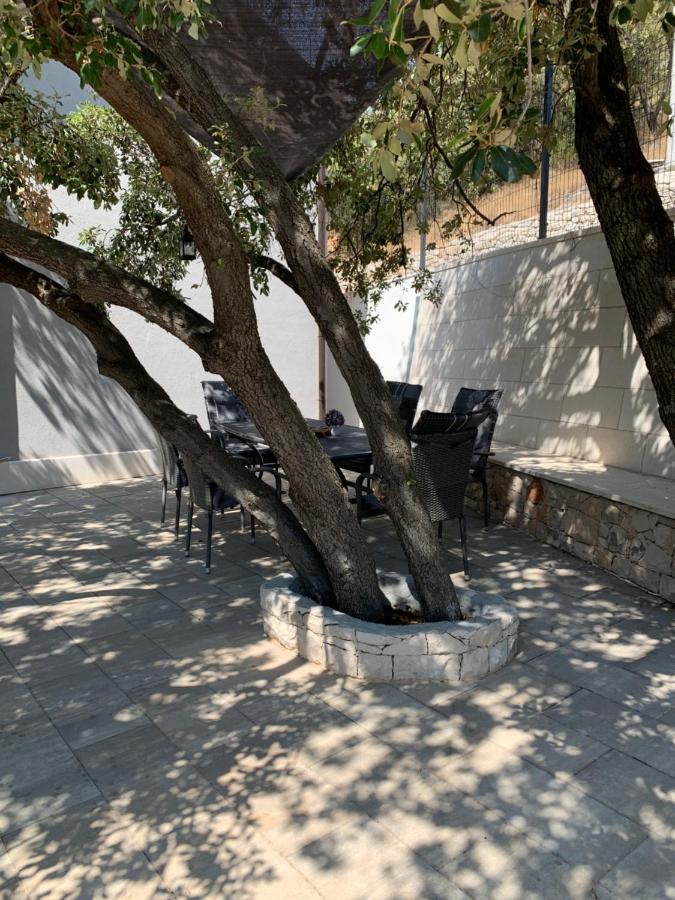 Holiday Home Beyla Pucisca Luaran gambar